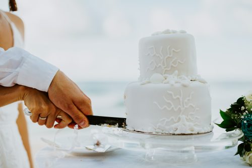 Offers 13 Wedding Cake Cutting
